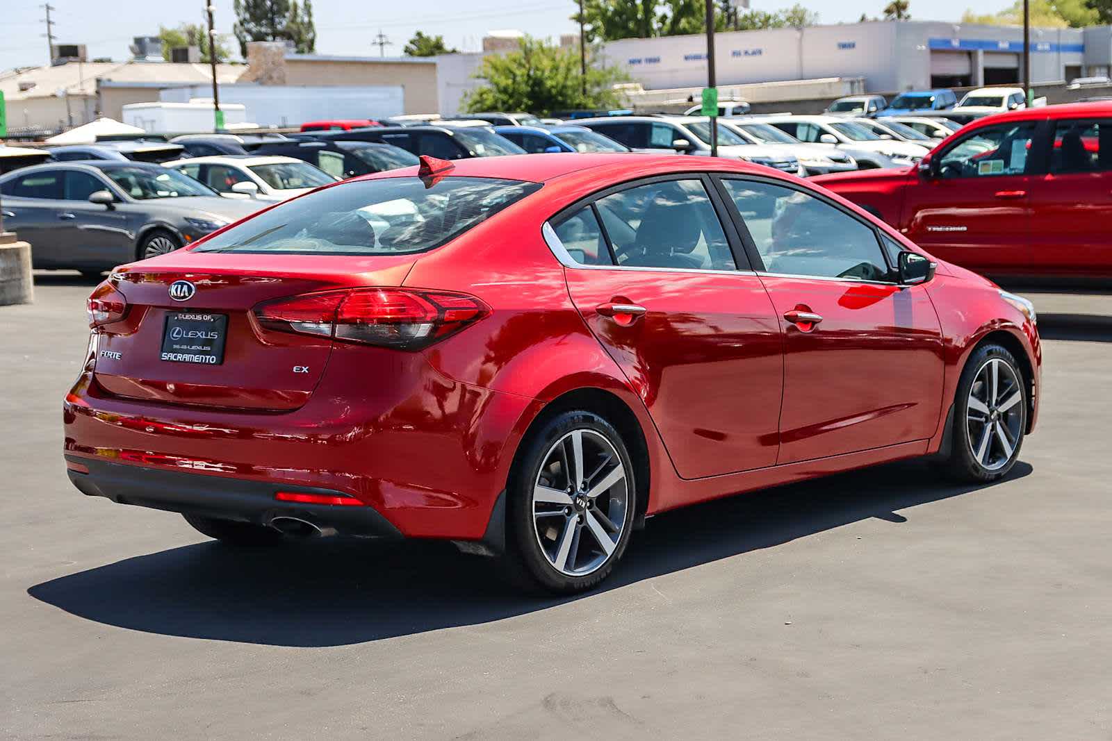 Thumbnail: 2017 Kia Forte - 4