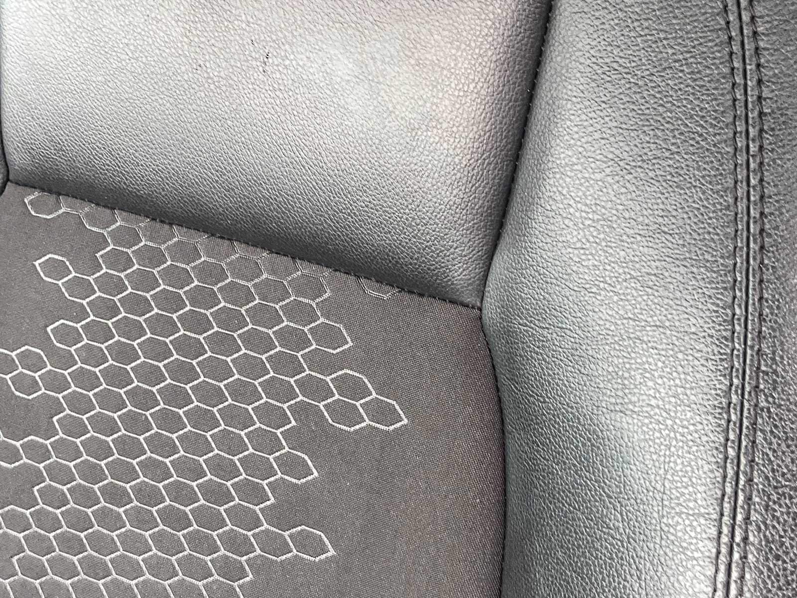 Thumbnail: 2017 Land Rover Discovery Sport - 23