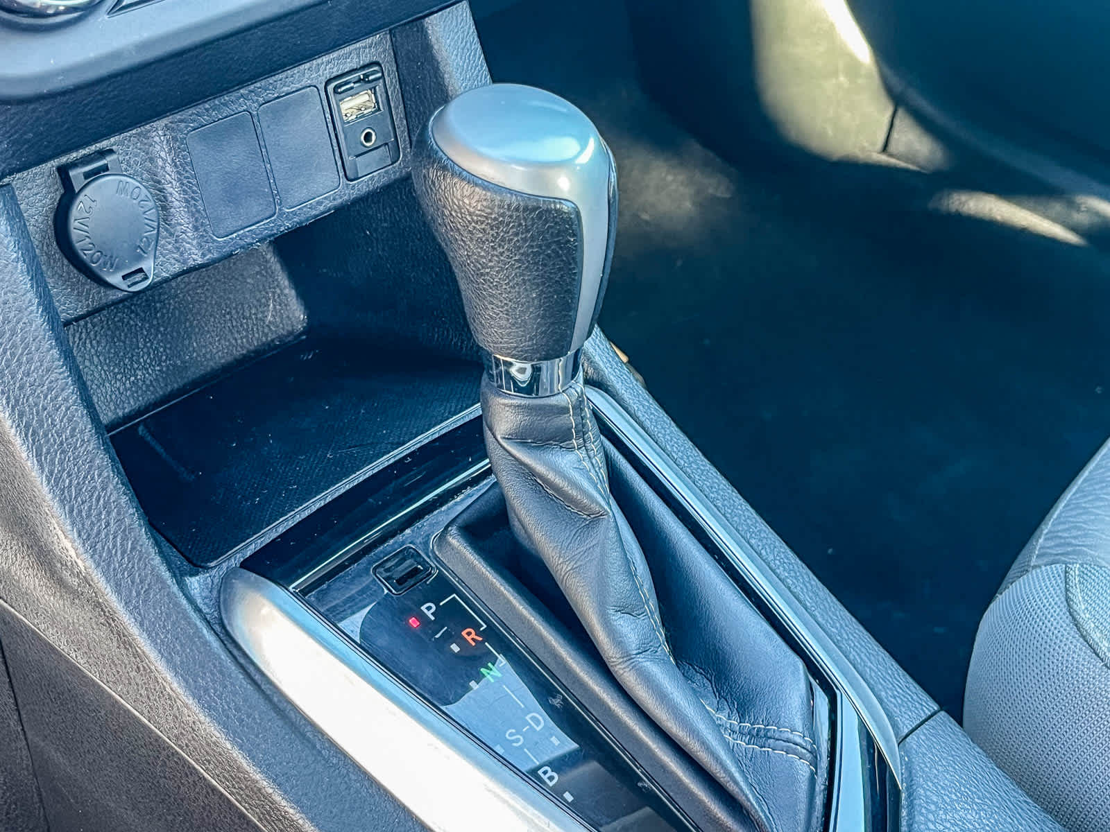 Thumbnail: 2015 Toyota Corolla - 18