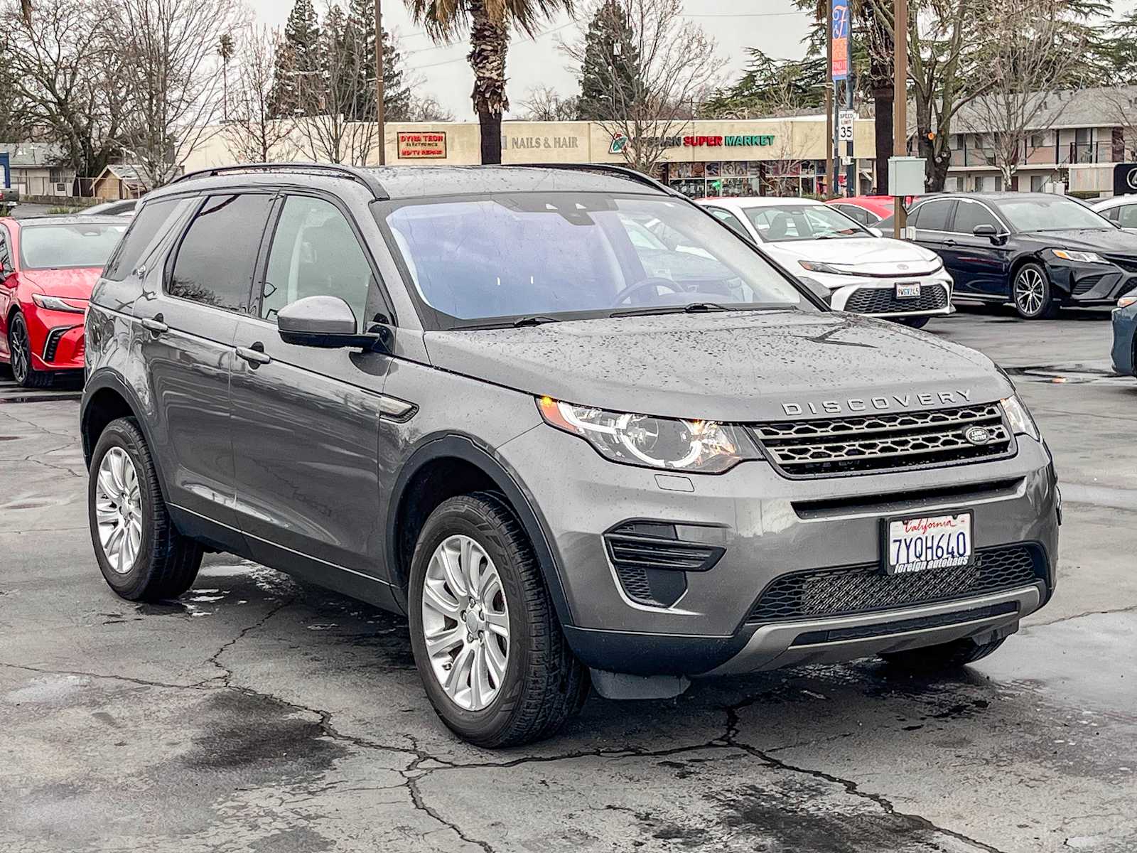 Thumbnail: 2017 Land Rover Discovery Sport - 5