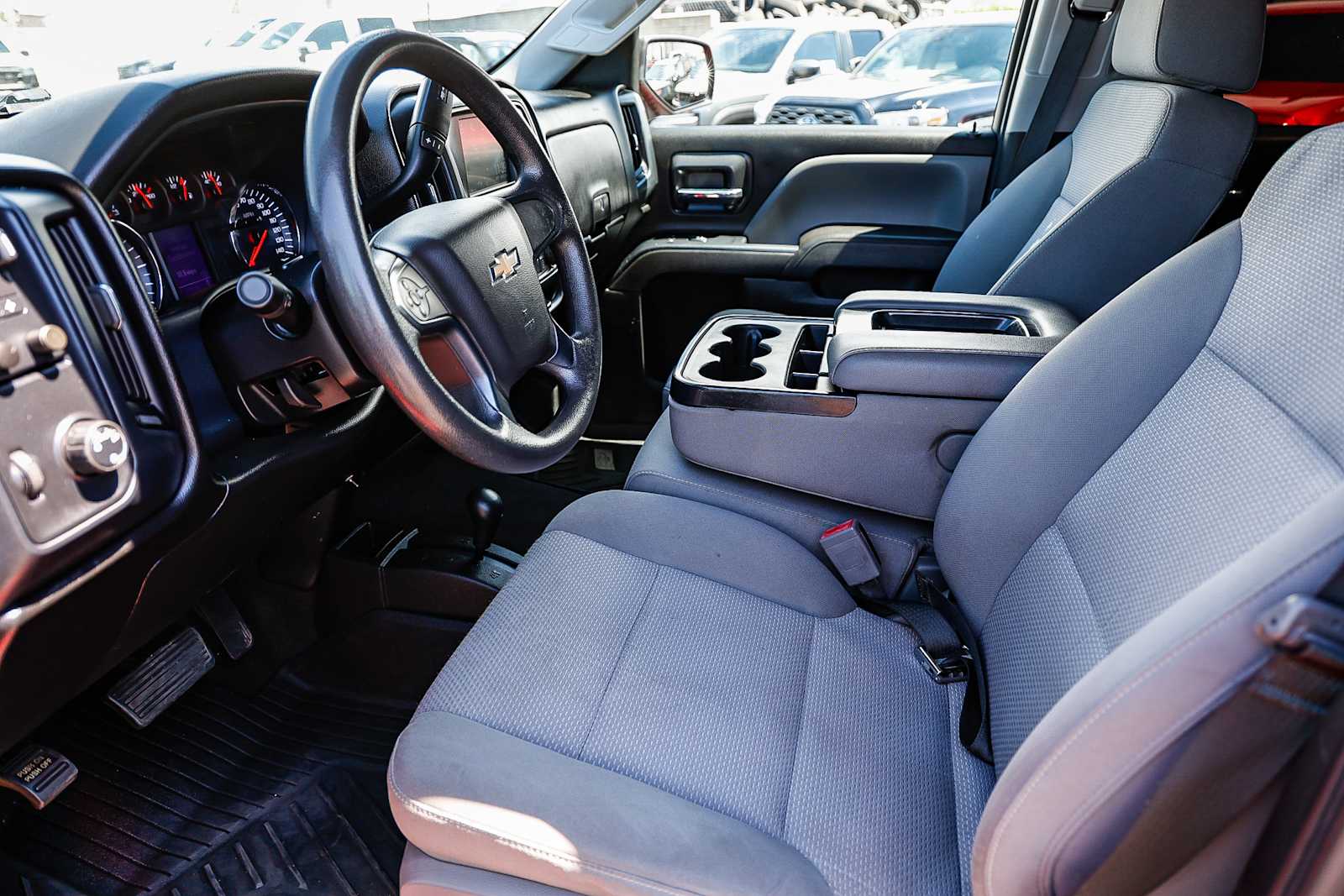 Thumbnail: 2018 Chevrolet Silverado 1500 - 31