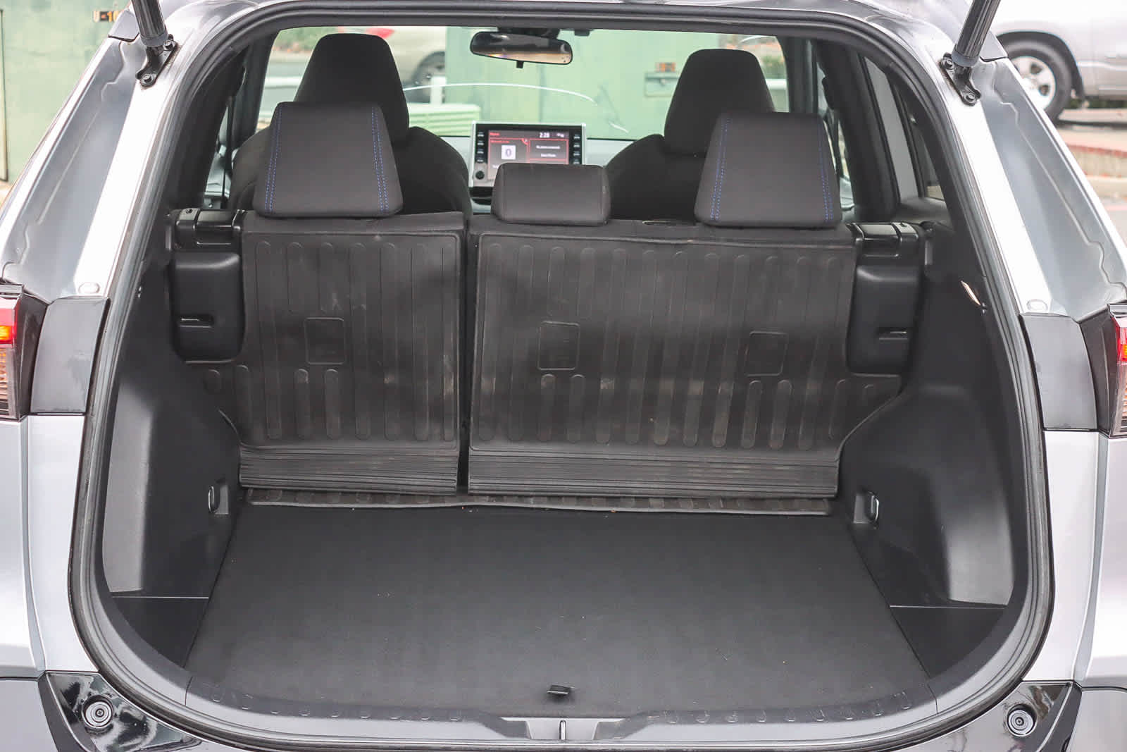 Thumbnail: 2022 Toyota RAV4 - 25