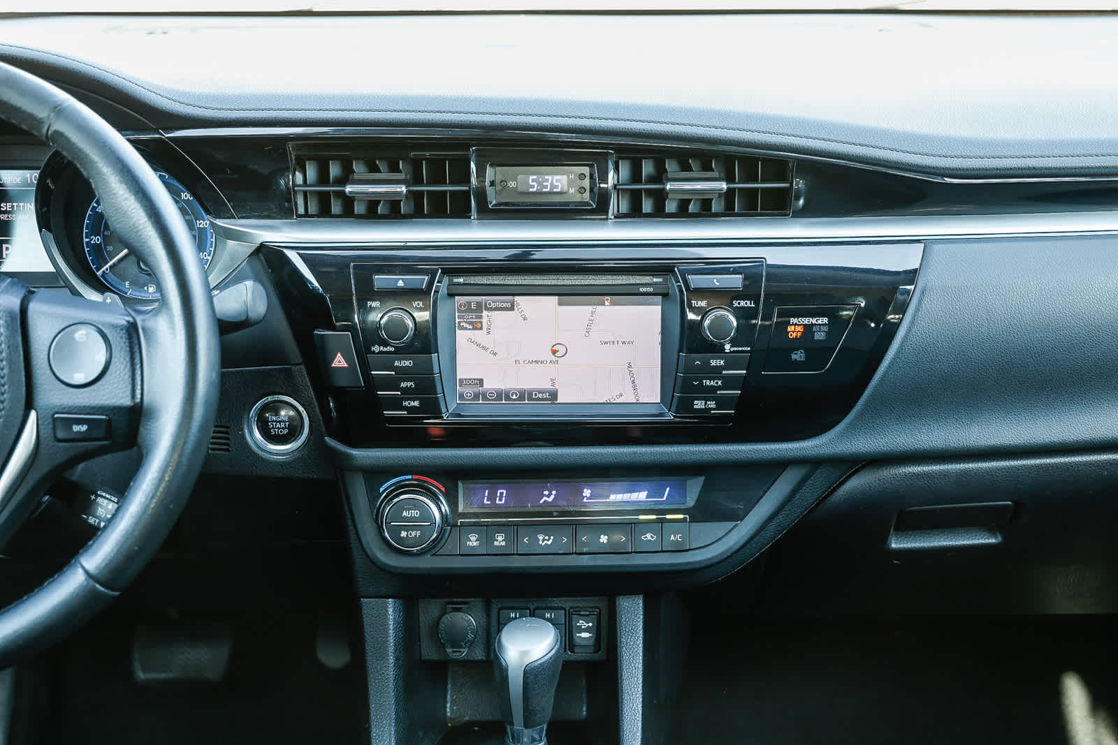 Thumbnail: 2015 Toyota Corolla - 16