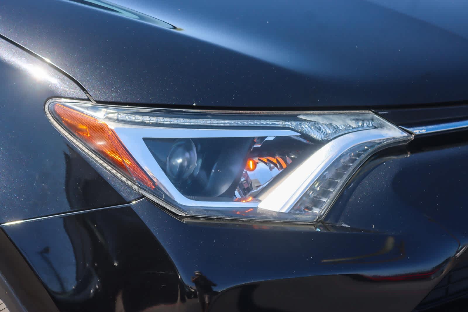 Thumbnail: 2017 Toyota RAV4 - 7