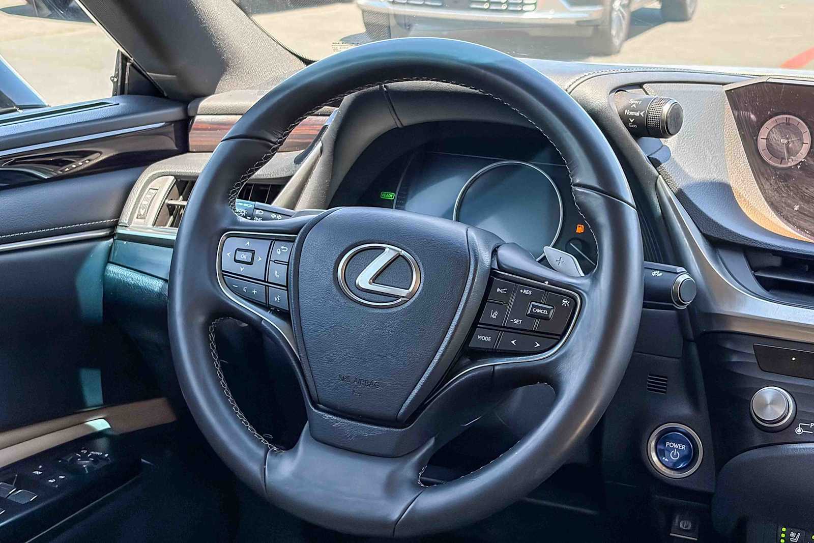 Thumbnail: 2021 Lexus ES - 14