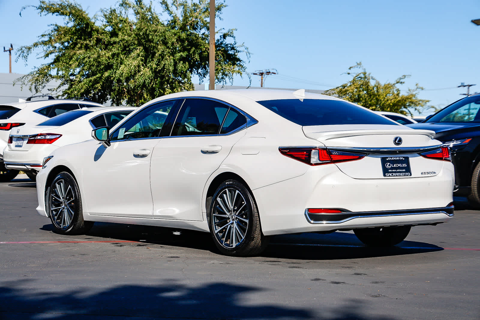 Thumbnail: 2023 Lexus ES - 2