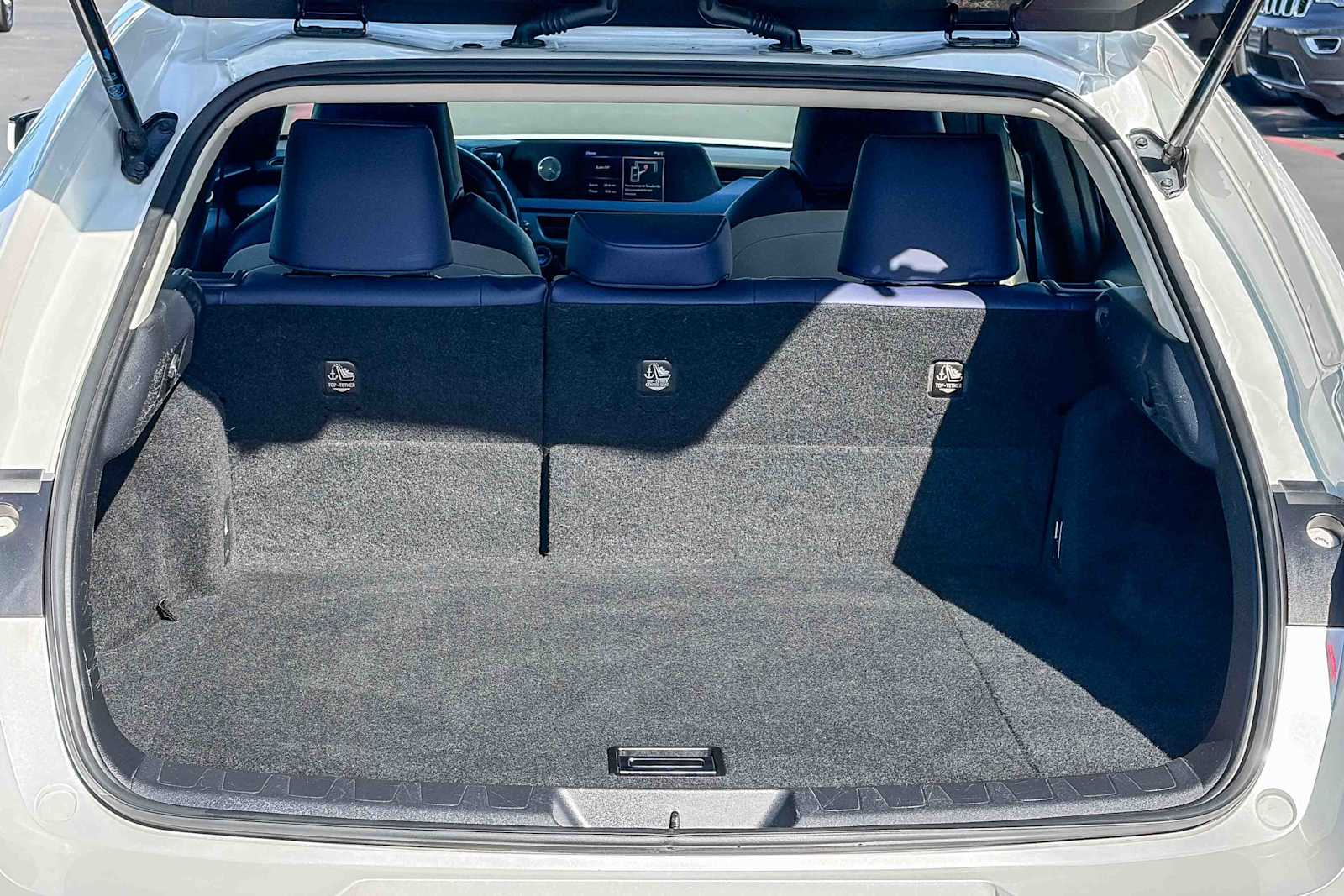 Thumbnail: 2020 Lexus UX - 25