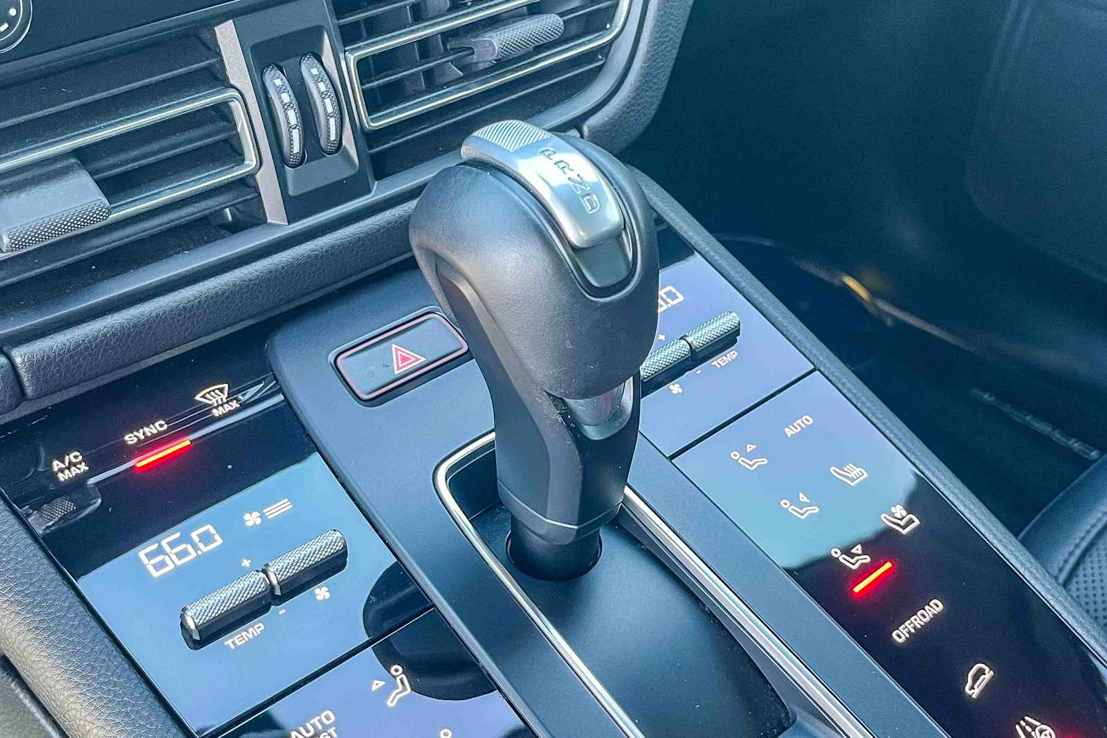 Thumbnail: 2024 Porsche Macan - 18