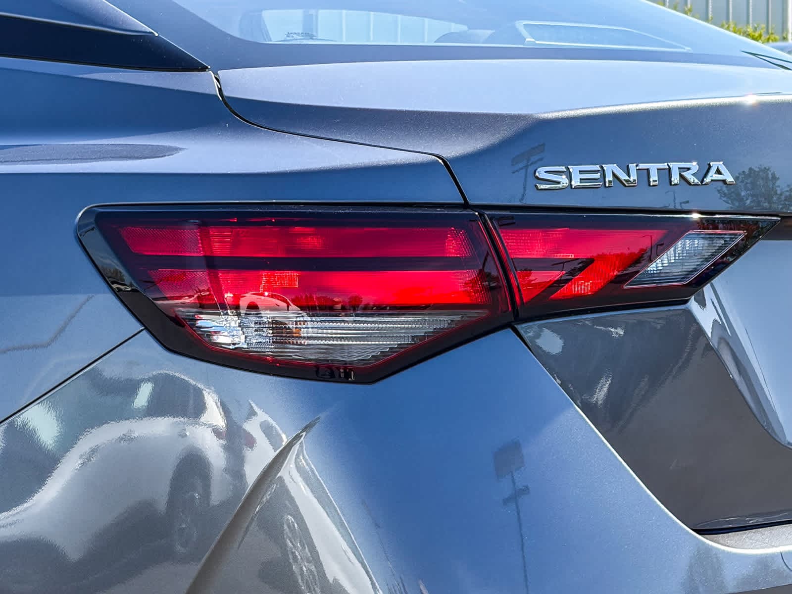 2022 Nissan Sentra SV photo 3