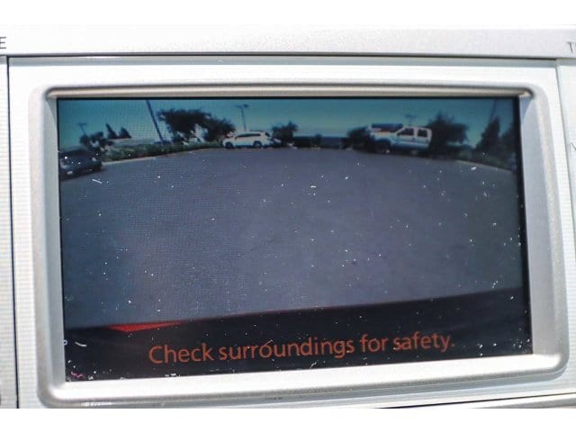 2010 Toyota Camry XLE 23