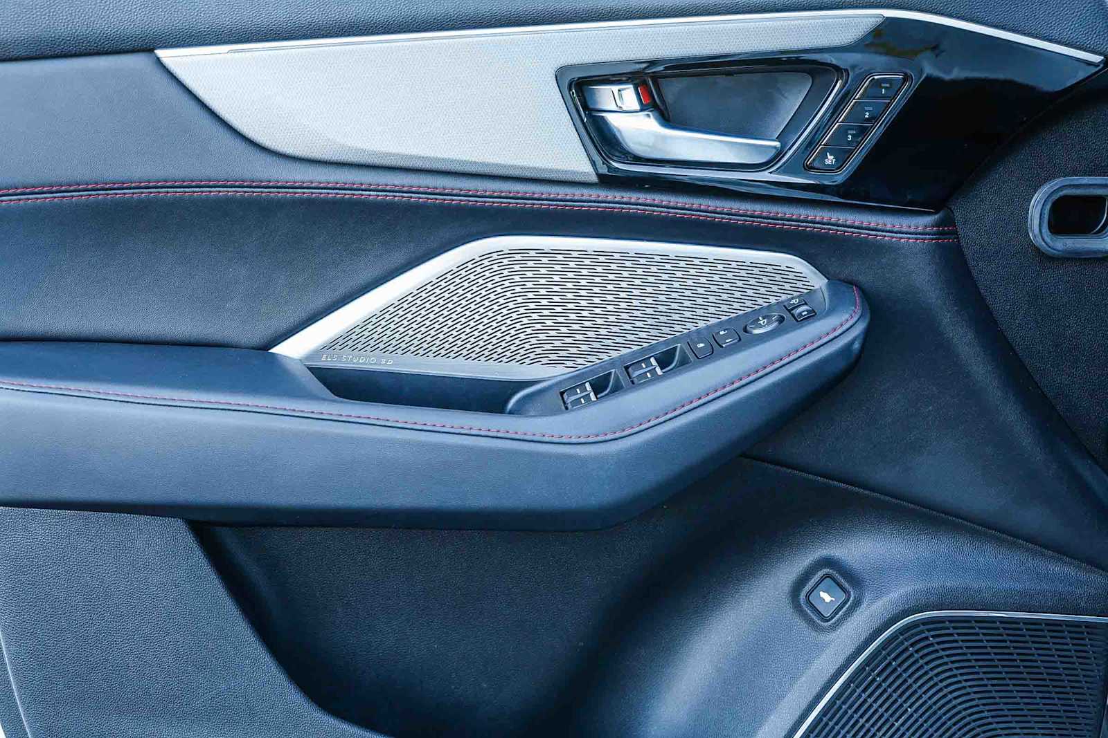 Thumbnail: 2022 Acura MDX - 35