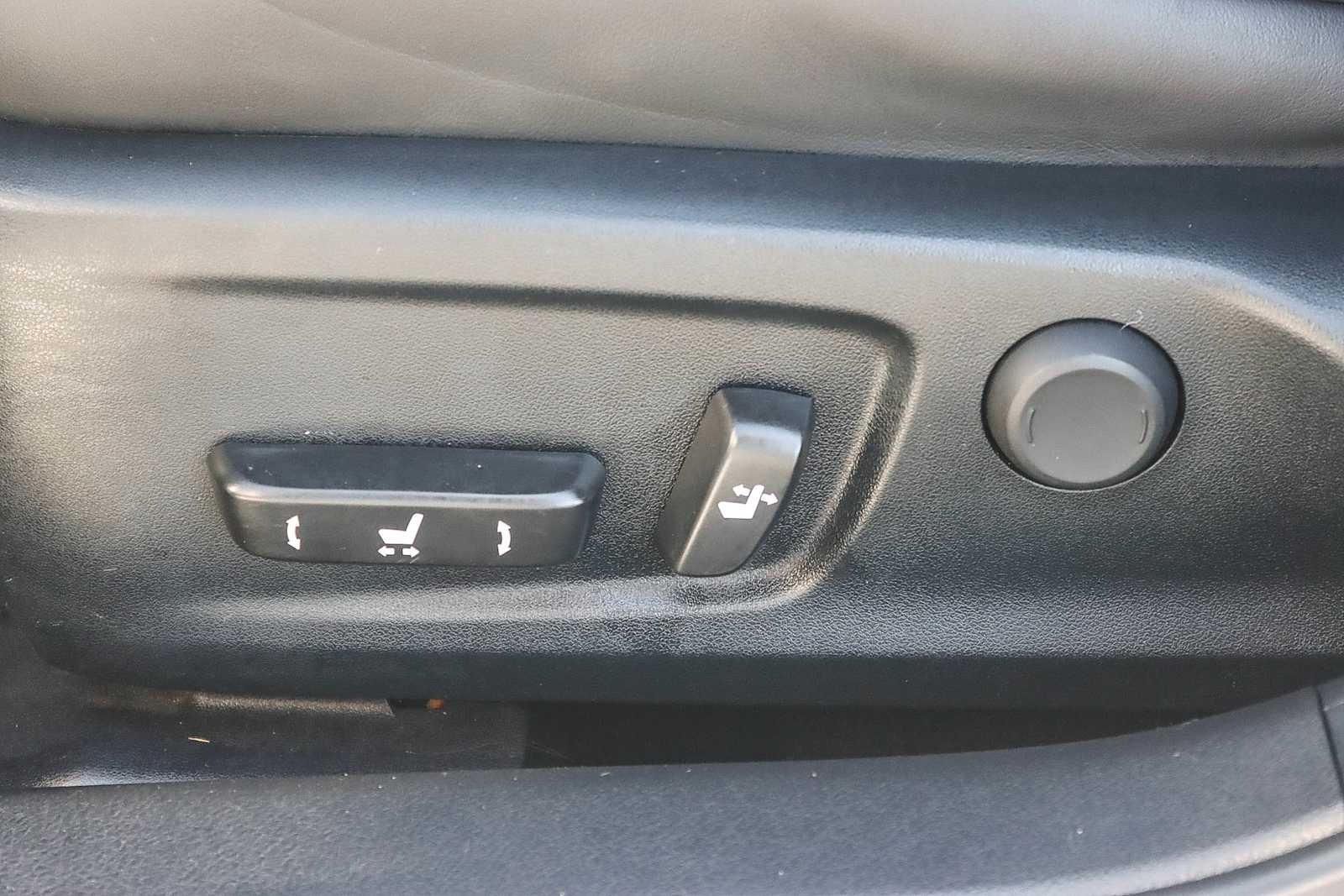 Thumbnail: 2015 Lexus IS - 20