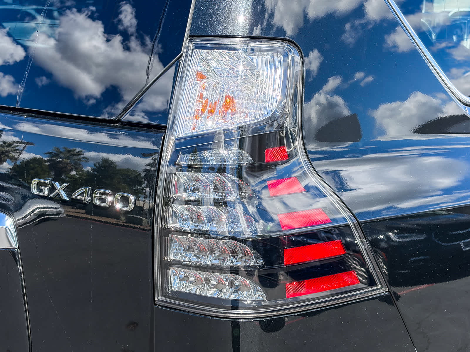 2023 LEXUS GX 460 Luxury photo 3