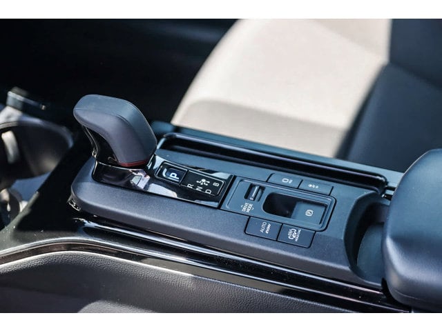 2024 Toyota Prius Prime SE 18
