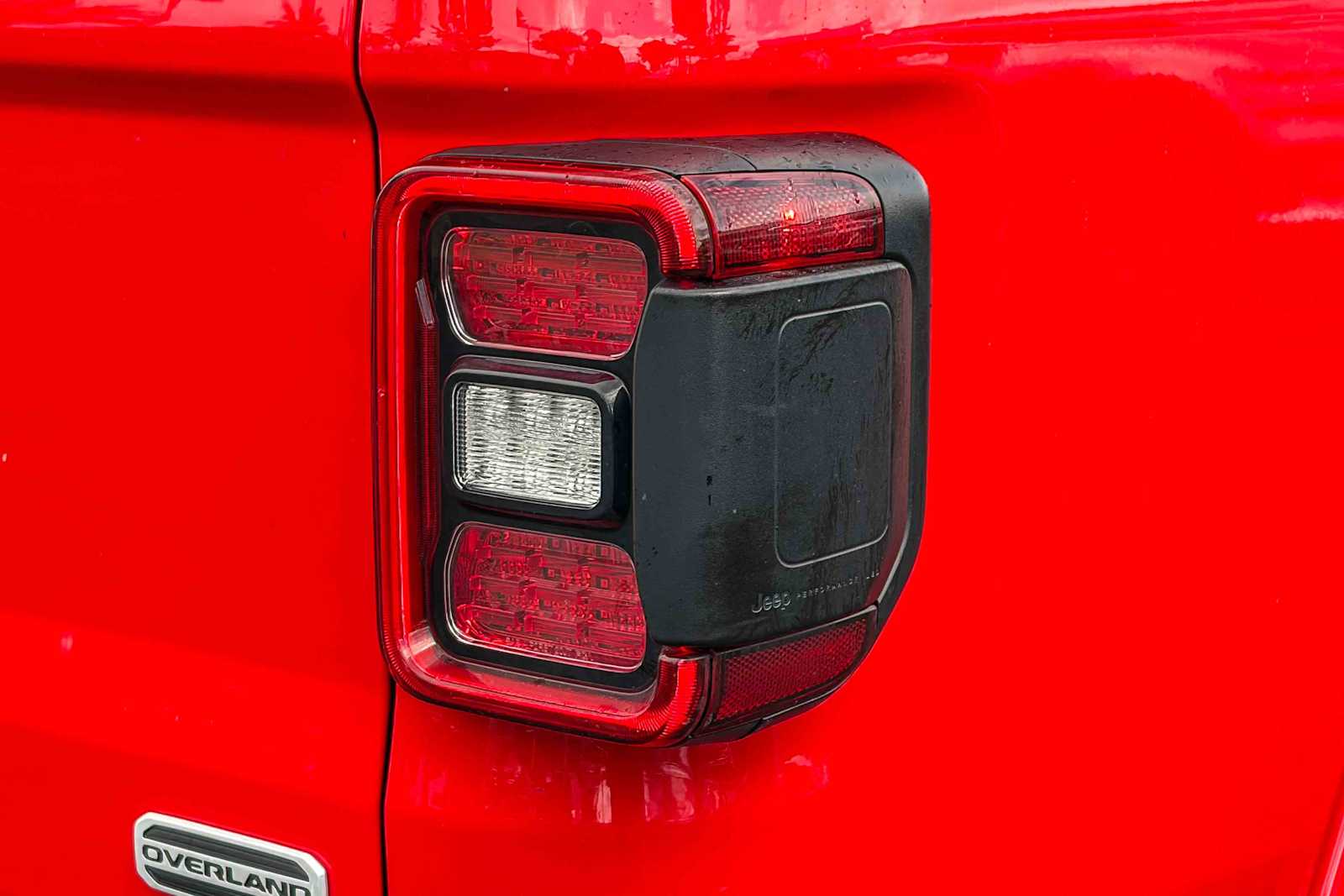 2020 Jeep Gladiator Overland photo 3