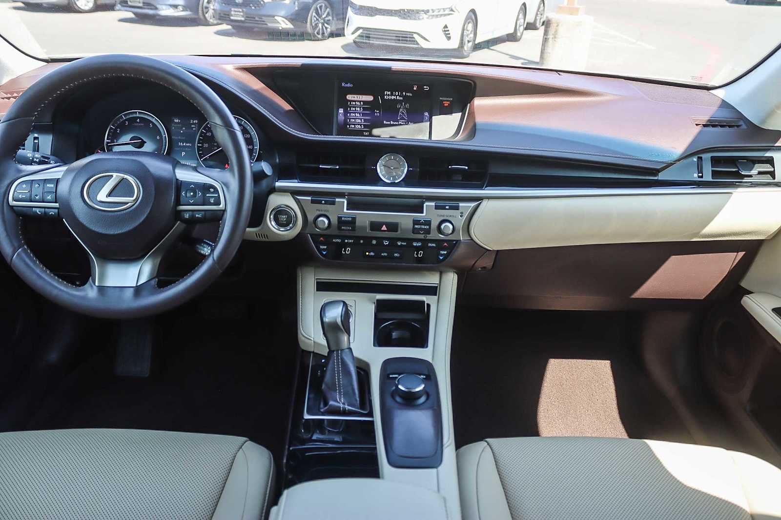 Thumbnail: 2017 Lexus ES - 11