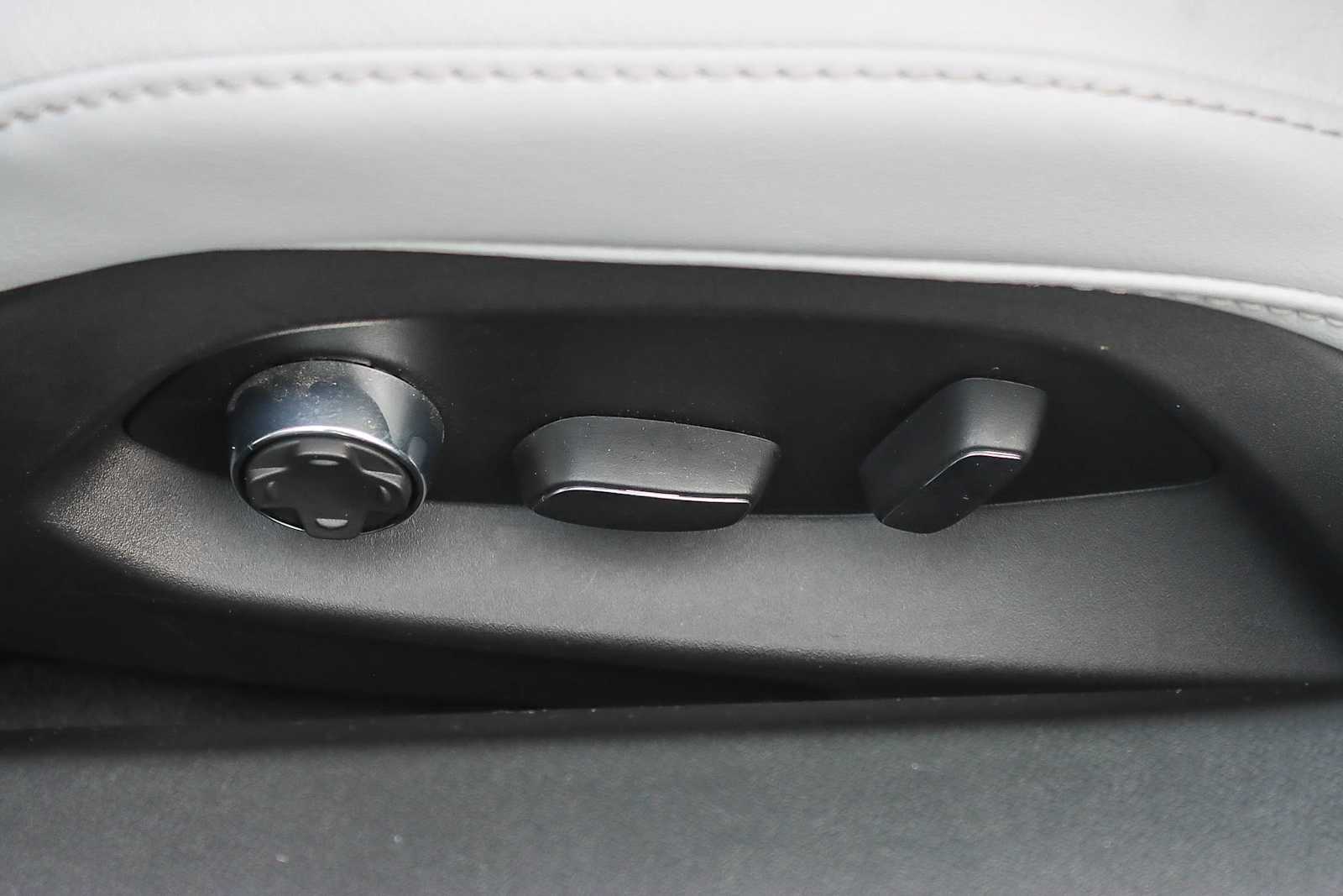 Thumbnail: 2024 Chevrolet Corvette - 19