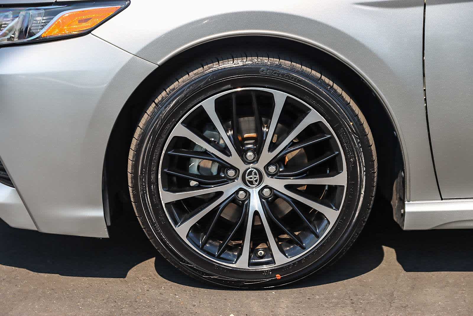 Thumbnail: 2018 Toyota Camry - 14