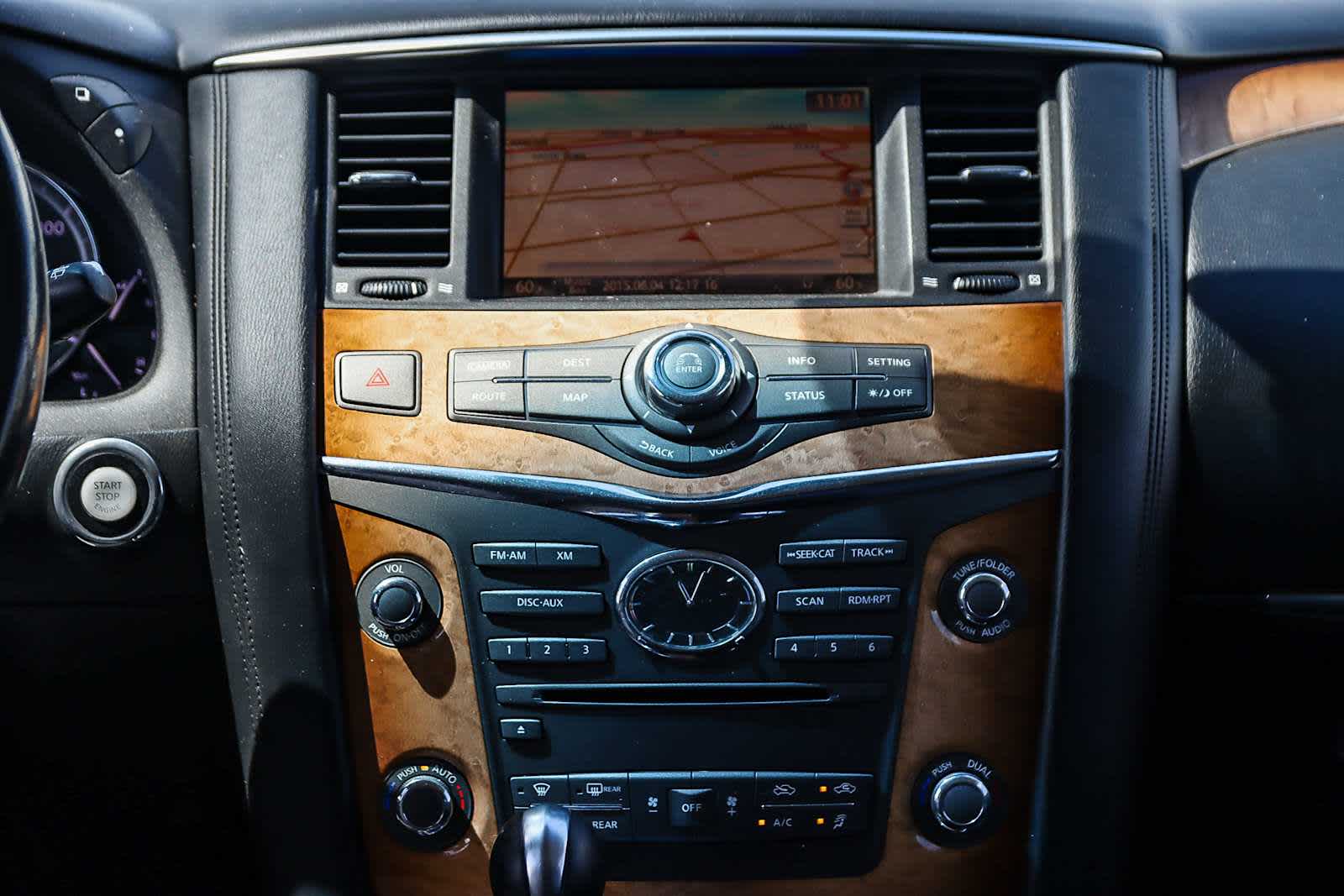 Thumbnail: 2011 INFINITI QX56 - 20