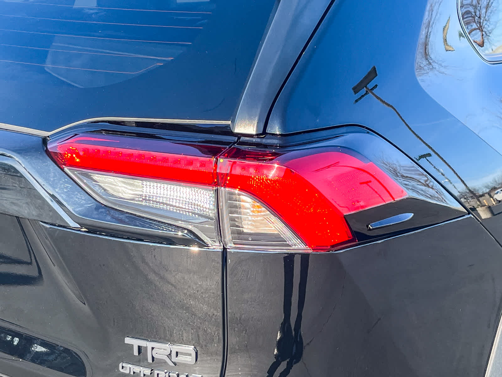 Thumbnail: 2022 Toyota RAV4 - 8