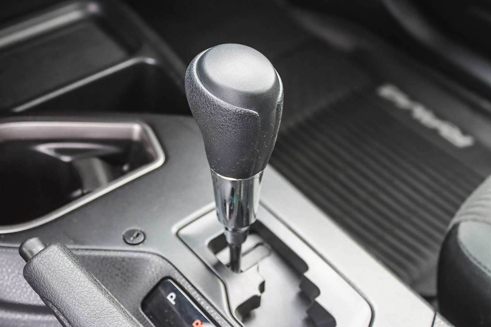 Thumbnail: 2018 Toyota RAV4 - 18