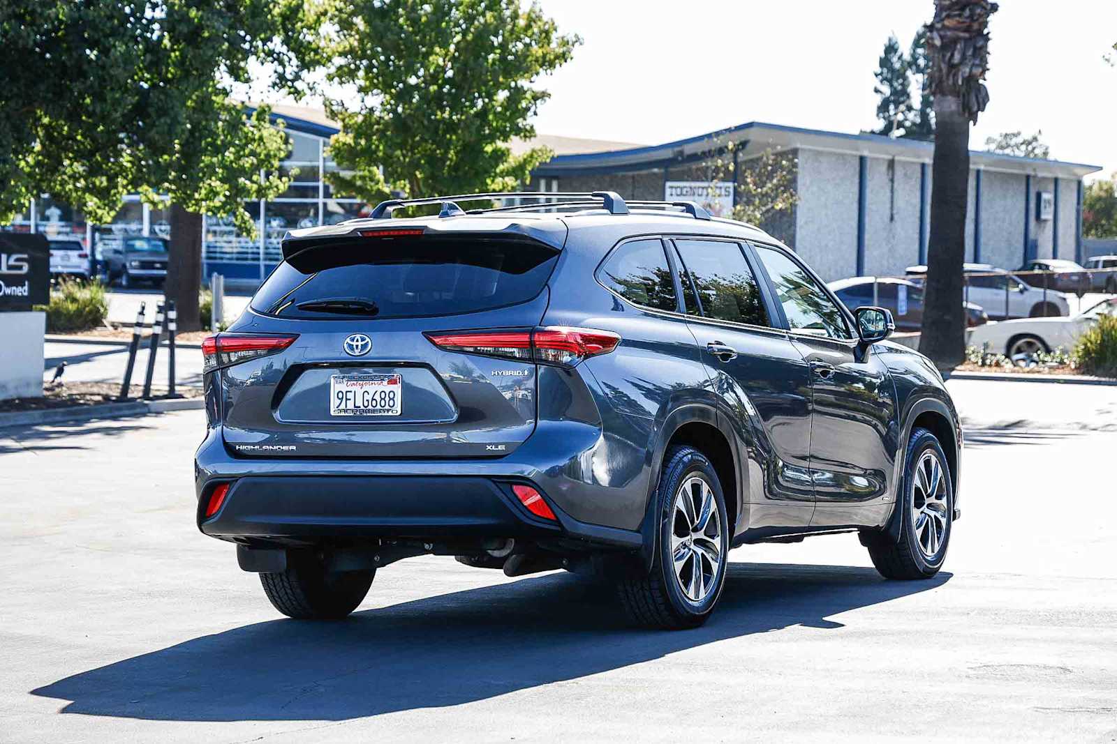 Thumbnail: 2023 Toyota Highlander - 4