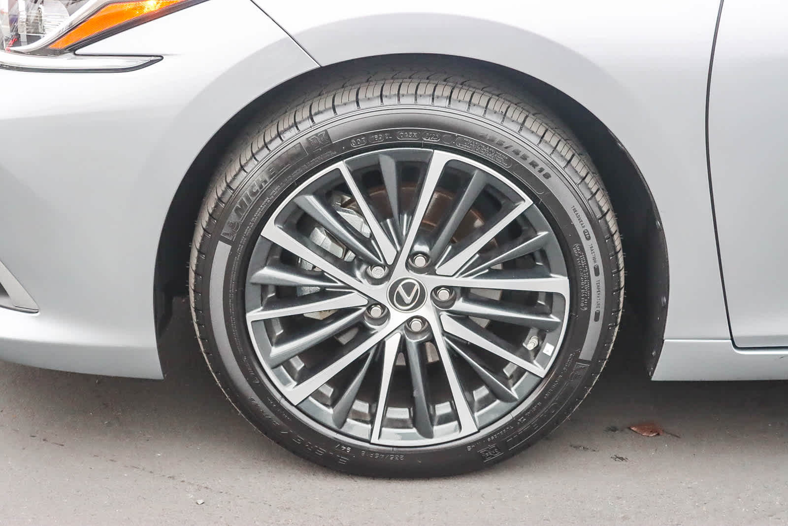 Thumbnail: 2025 Lexus ES - 9