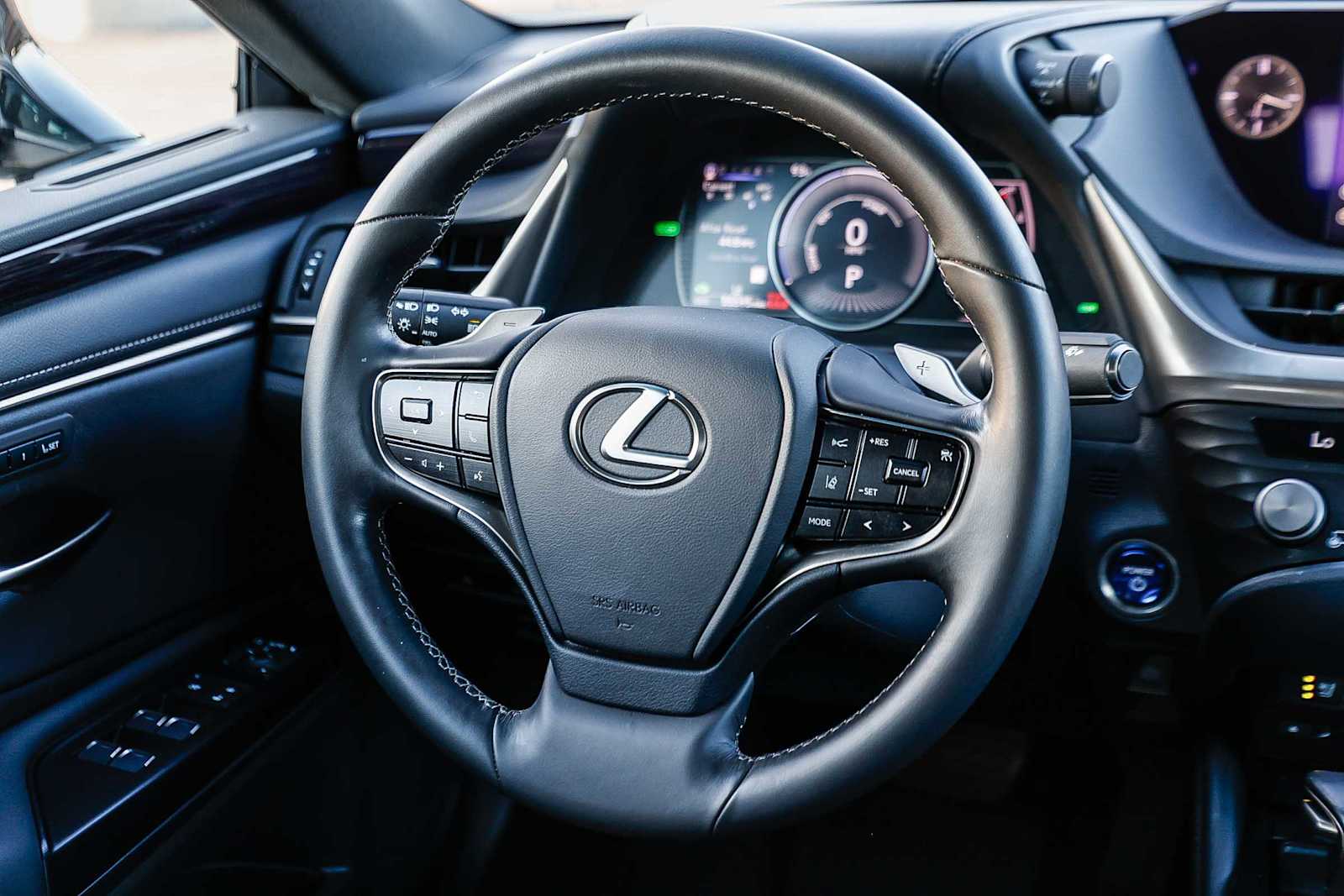 Thumbnail: 2021 Lexus ES - 14
