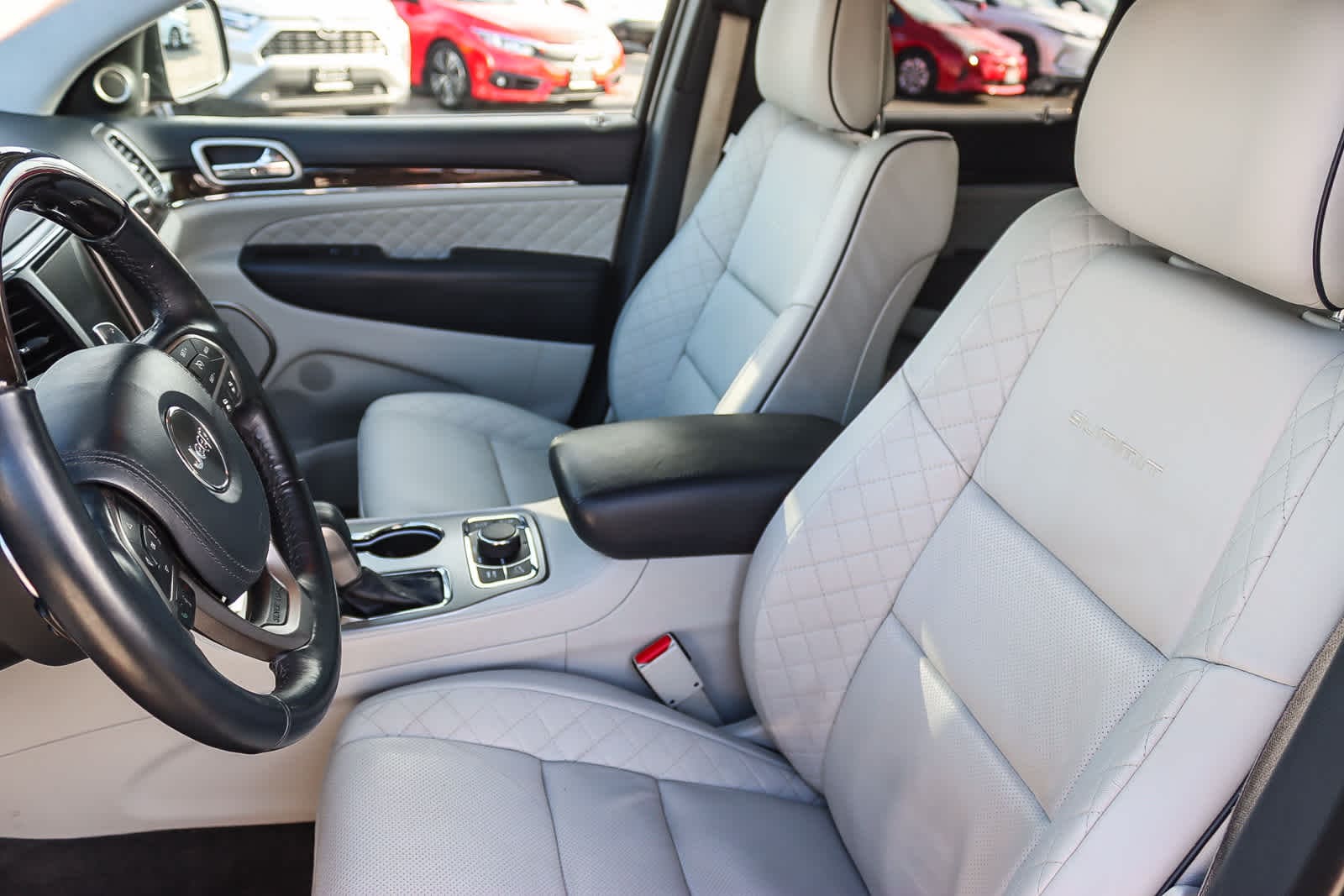 Thumbnail: 2017 Jeep Grand Cherokee - 16