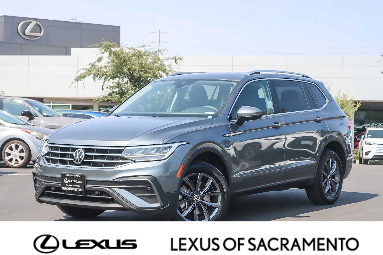 Thumbnail: 2022 Volkswagen Tiguan - 1