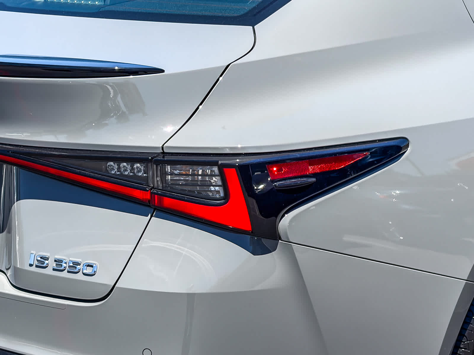 Thumbnail: 2025 Lexus ES - 7