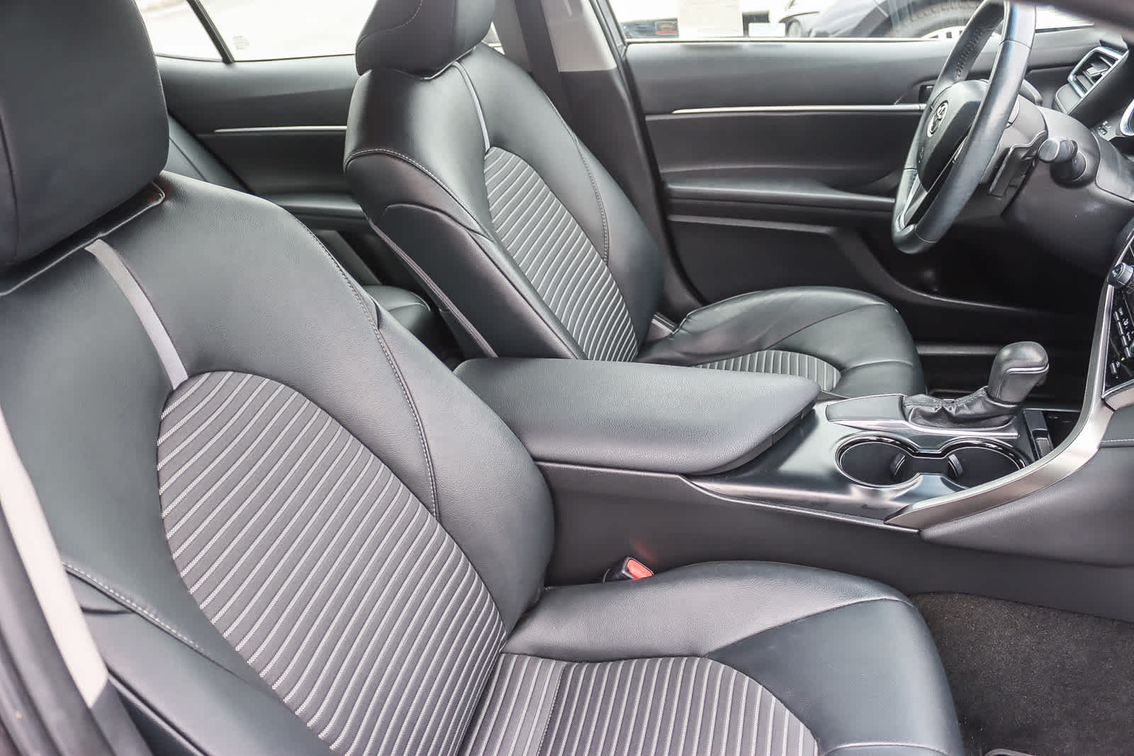Thumbnail: 2018 Toyota Camry - 15
