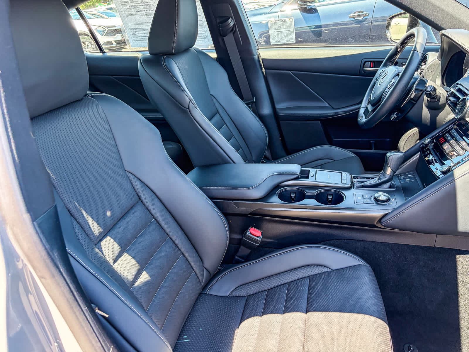 Thumbnail: 2025 Lexus ES - 15