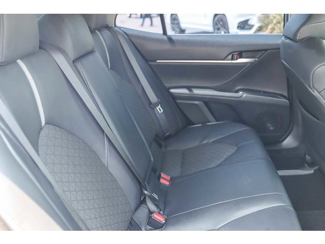 2018 Toyota Camry XSE 16