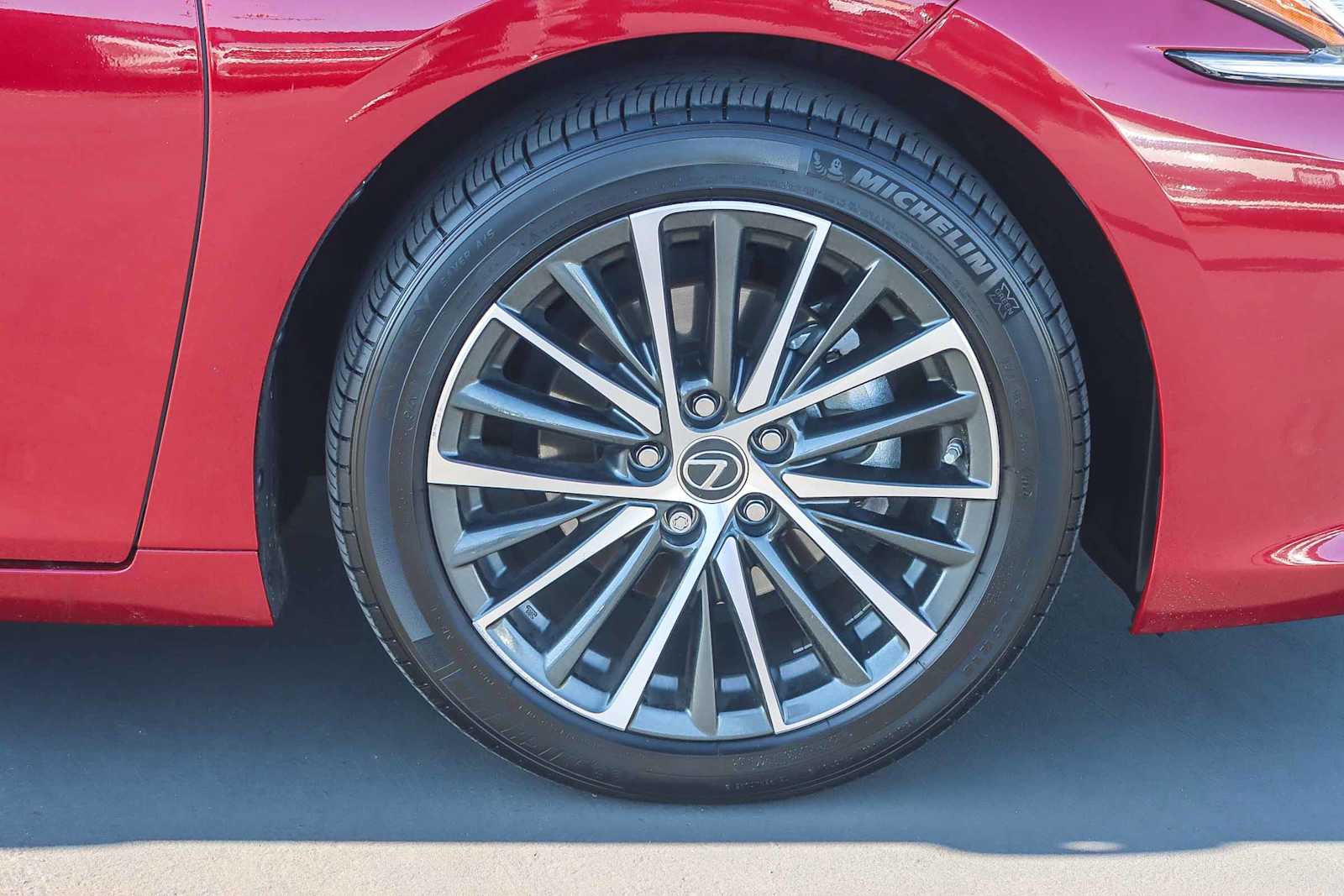 Thumbnail: 2025 Lexus ES - 9