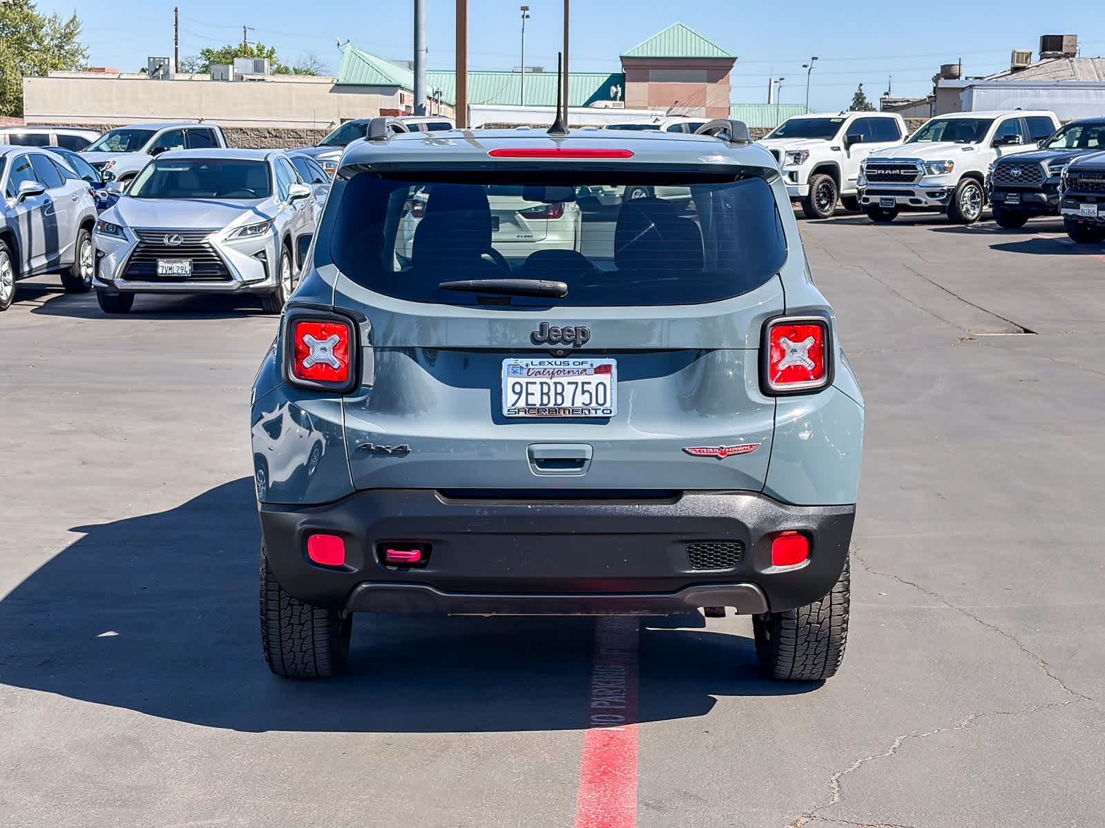 2018 Jeep Renegade Trailhawk 4x4 photo 2