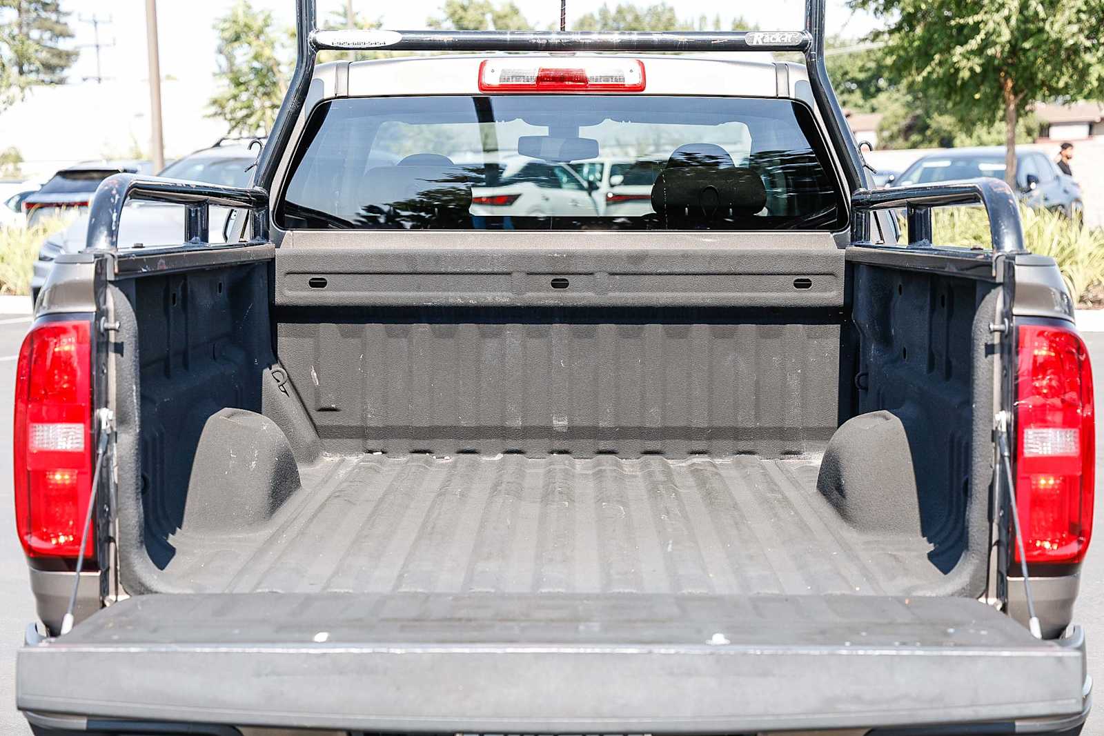 Thumbnail: 2015 Chevrolet Colorado - 29