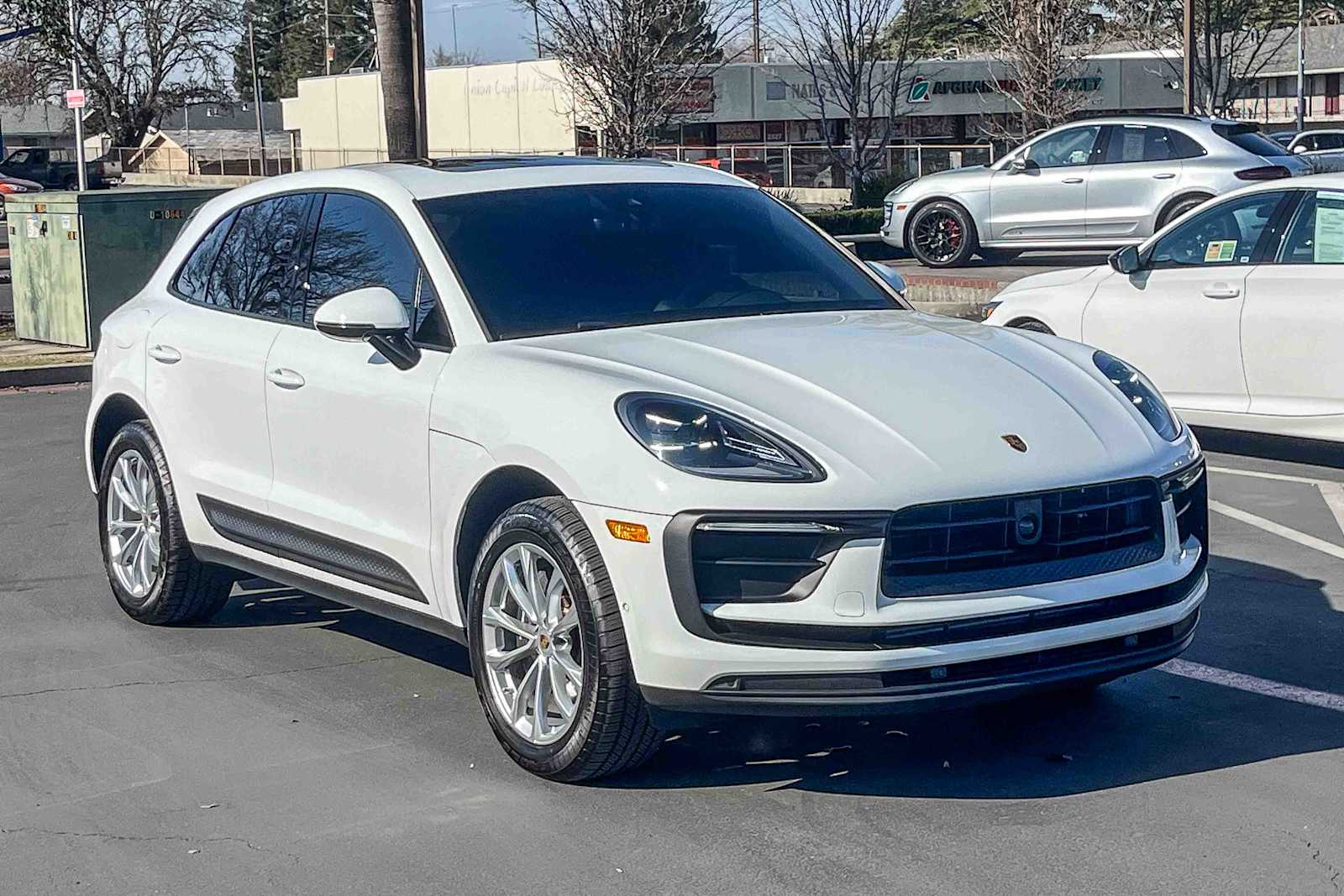 2024 Porsche Macan photo 4