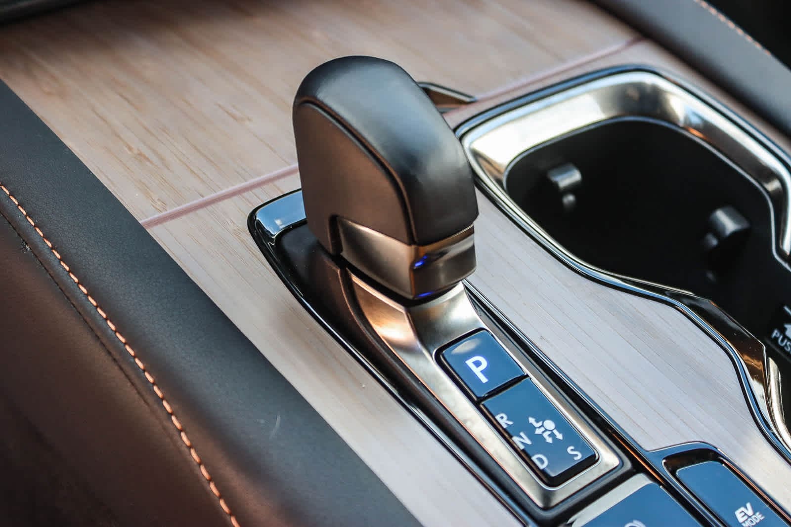 Thumbnail: 2024 Lexus RX - 19