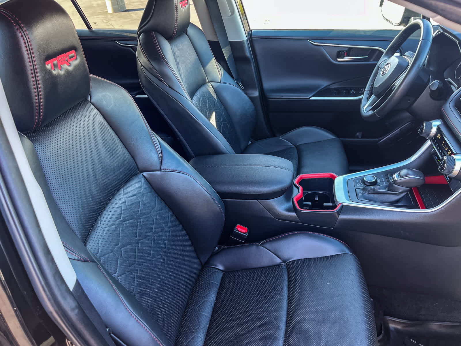 Thumbnail: 2022 Toyota RAV4 - 16