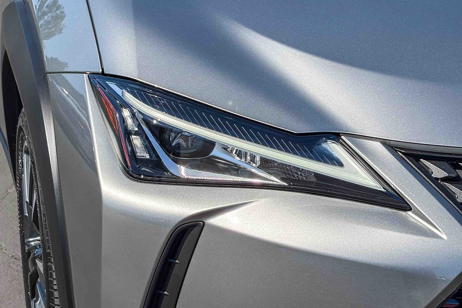 2022 LEXUS UX 250h photo 6