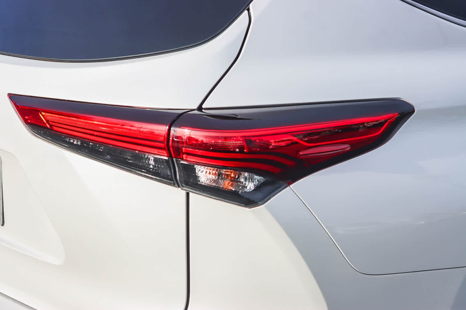 Thumbnail: 2020 Toyota Highlander - 8