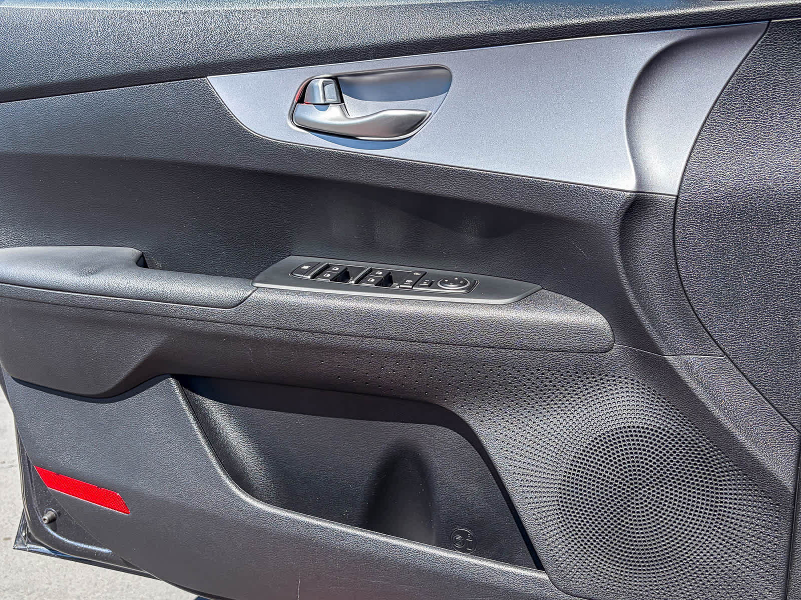 Thumbnail: 2024 Kia Forte - 17