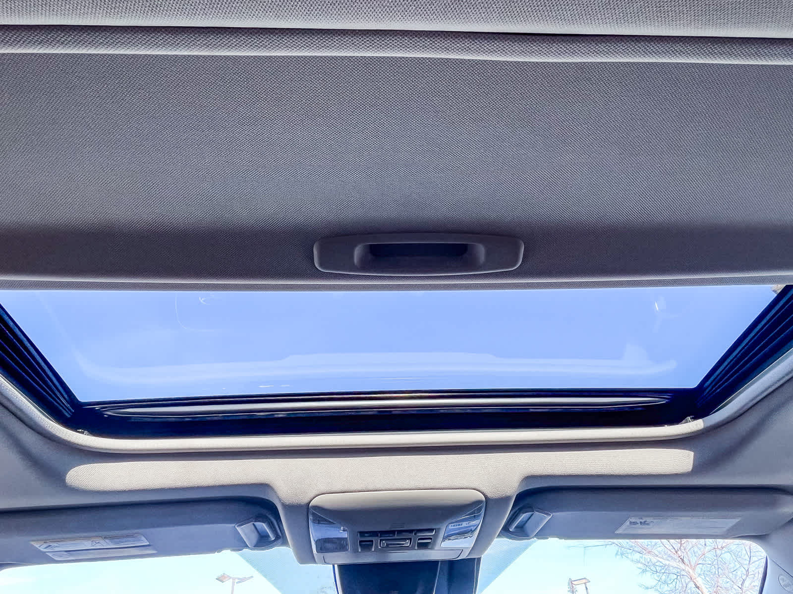 Thumbnail: 2022 Toyota RAV4 - 15