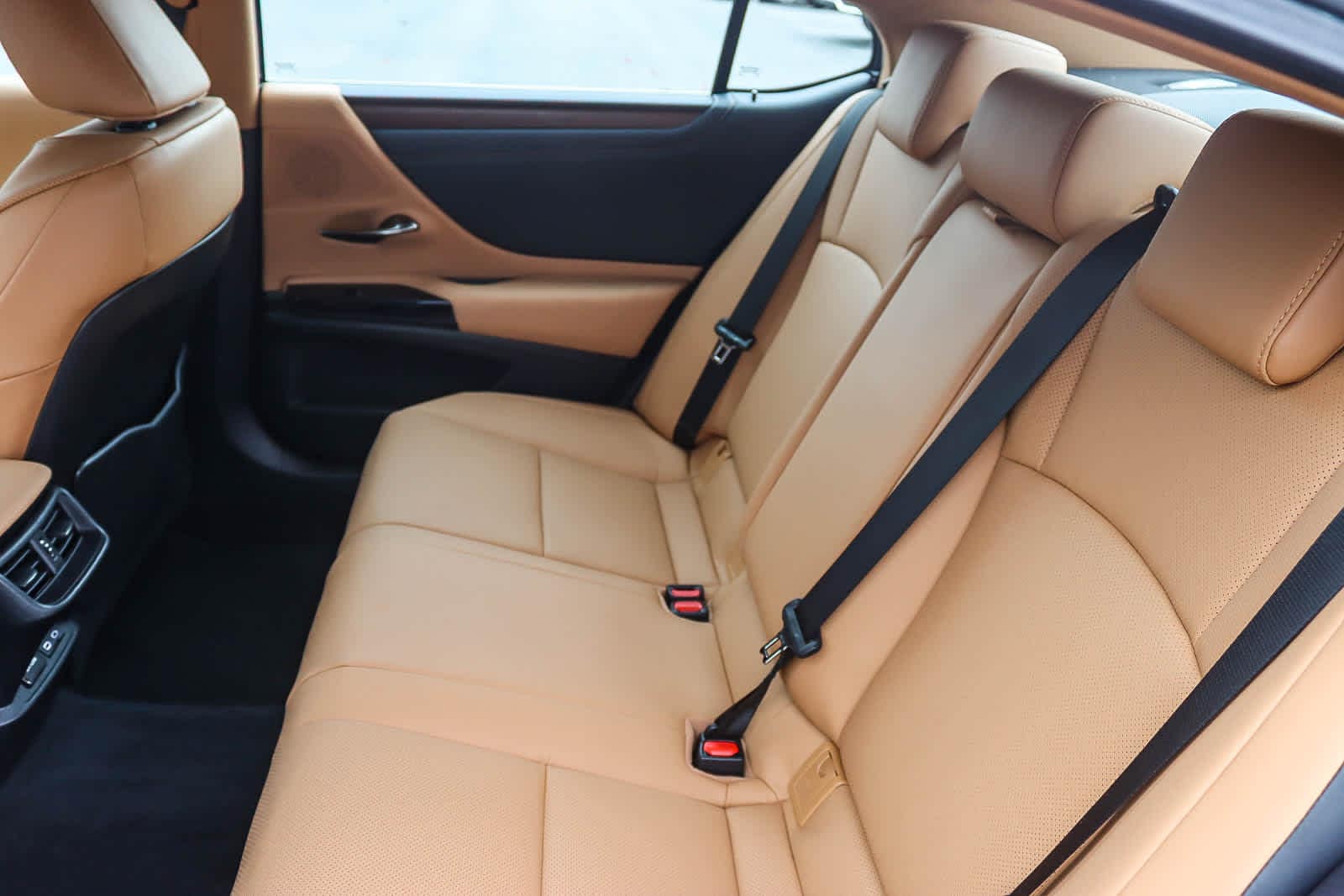 Thumbnail: 2025 Lexus ES - 18