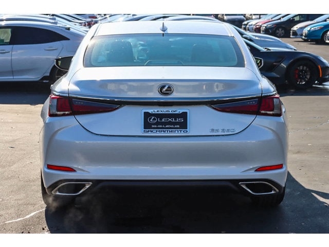 Thumbnail: 2025 Lexus ES - 3