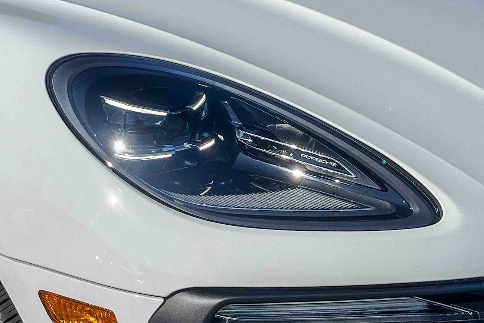 2024 Porsche Macan photo 6