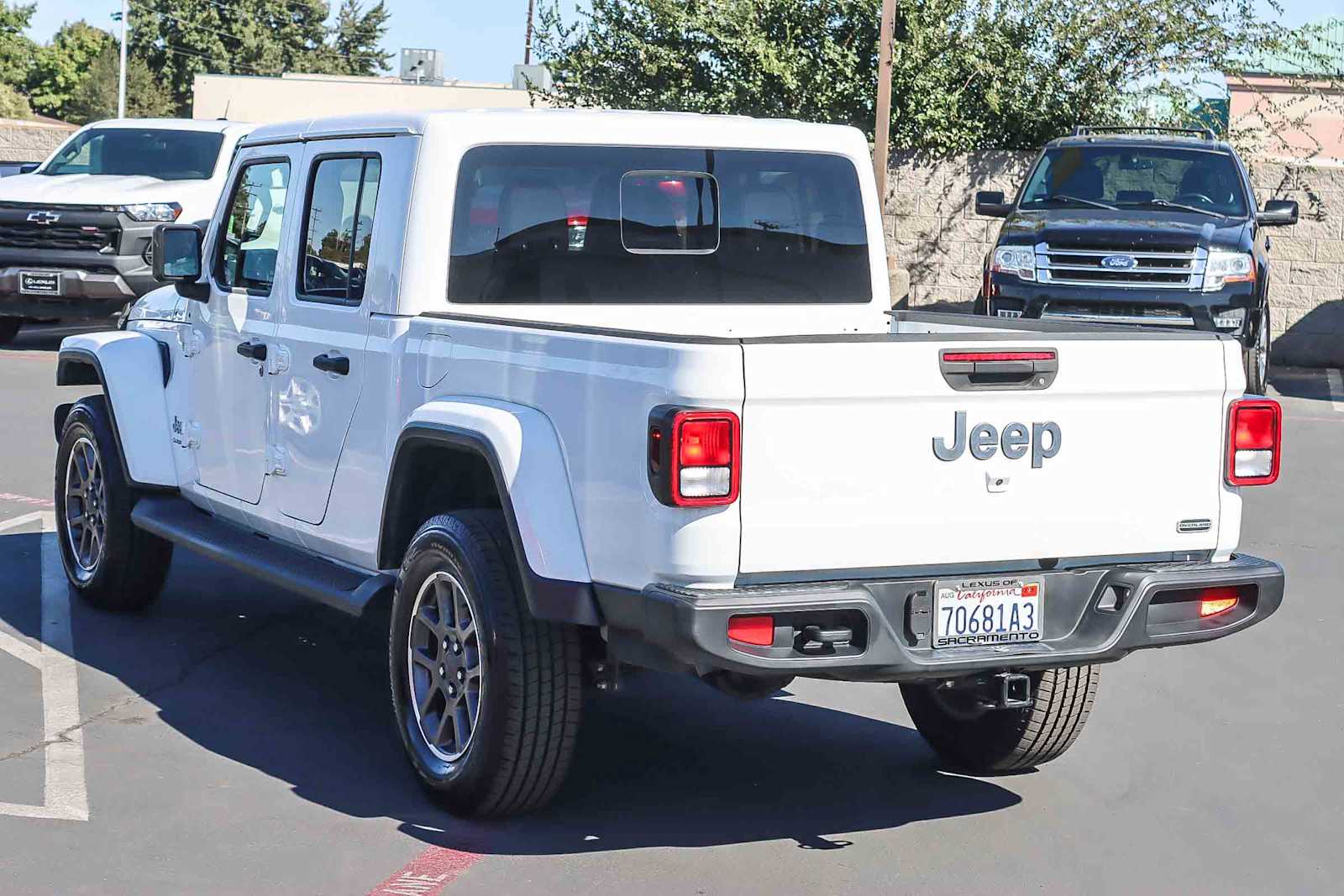 2020 Jeep Gladiator Overland photo 2