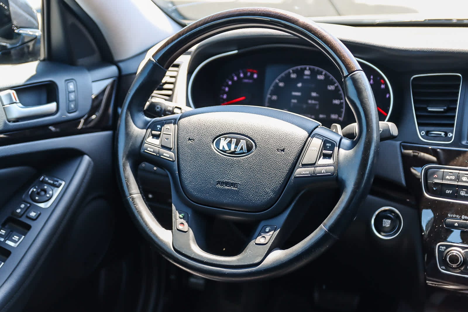 Thumbnail: 2014 Kia Cadenza - 14
