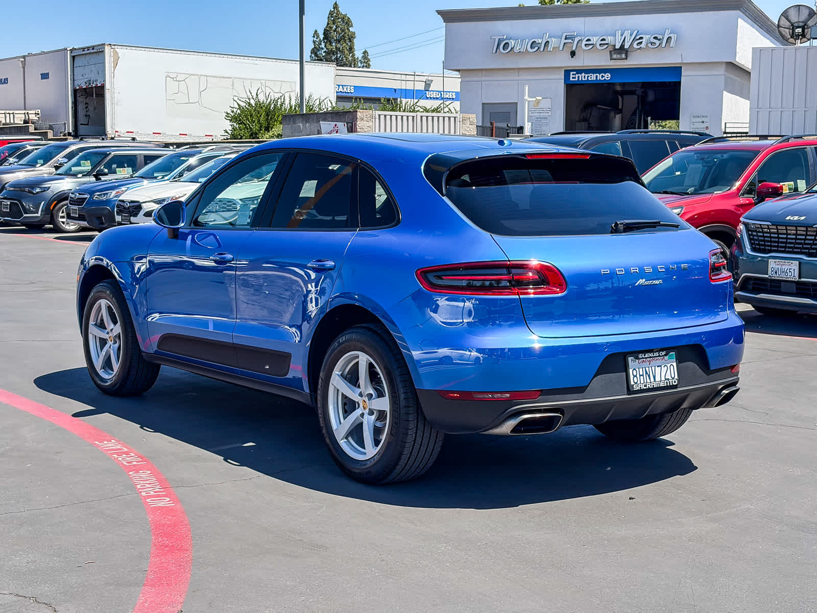 Thumbnail: 2018 Porsche Macan - 2